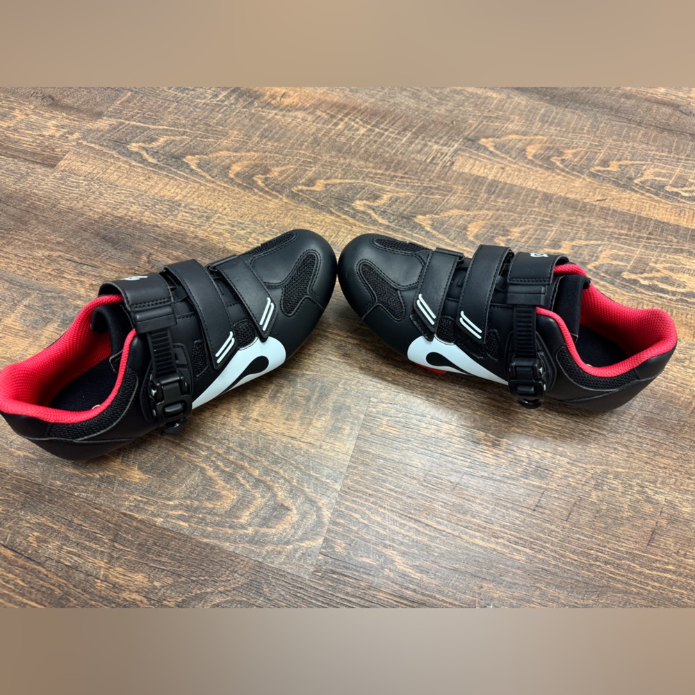Peloton shoes - Picture 3 of 6